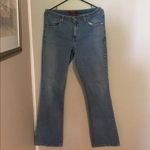 Levi’s nouveau low boot cut stretch 525 jeans